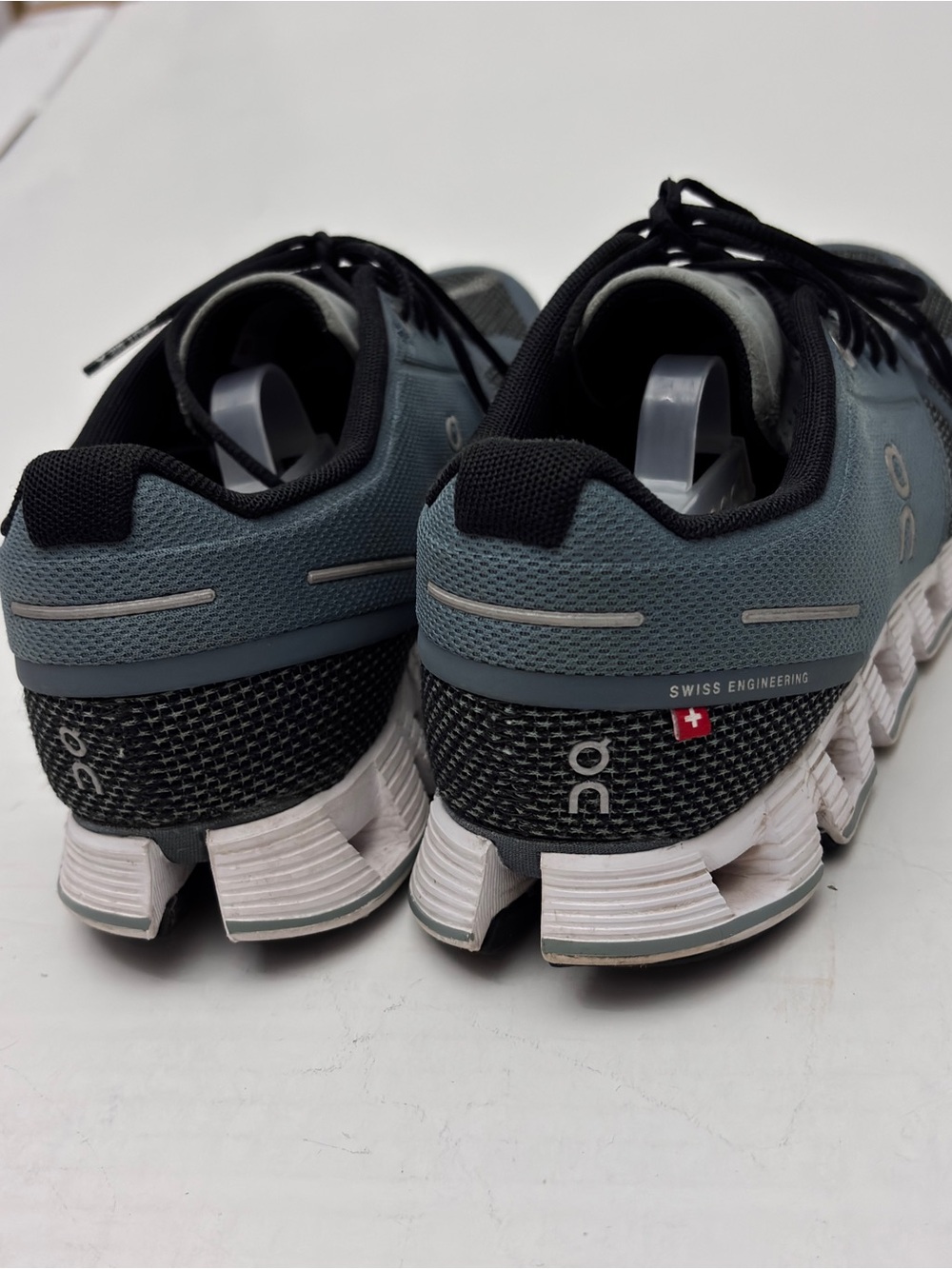 Women’s On Running On Cloud Running Cloudswift Gray Black Running Shoes 10 - Picture 4 of 9